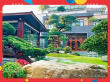 GV. Biệt thự Sân vườn, nhà MẶT TIỀN, 8M x 25M, 3T, gần Nguyên Hồng, giáp Bình Thạnh.