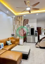 BÁN NHÀ ĐÔNG QUAN 40m2 - 6.6tỷ - NGÕ NÔNG - GIAO THÔNG THUẬN TIỆN - AN SINH ĐỈNH