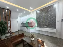 Cần Bán căn nhà 30m2, 5 tầng, giá chỉ 4,95 tỷ ,trên đường Nguyễn Văn Linh, Long Biên, 0902318197