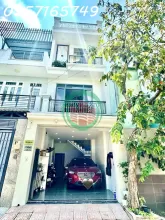 BÁN NHÀ ĐẸP FULL NỘI THẤT - 1 TRỆT 2 LẦU 1 TUM  - 200m2 SỬ DỤNG - CÓ GARA Ô TÔ - KẾ VINHOMES GRAND PARK P. LONG BÌNH  QUÂN 9. VIEW ĐẸP  SÂN THƯỢNG THOÁNG MÁT- ĐƯỜNG SỐ 6 KHU DÂN CƯ DÂN TRÍ CAO. HẺM XE TẢI