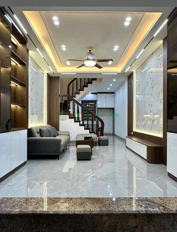 Bán nhà Hoàng Mai, quận Hoàng Mai 56m, lô góc, 2 thoáng vĩnh viễn, chỉ 10m ra mặt phố