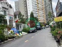 Bán nhà và phố đường oto 210m2 , 3 tầng ngay trung tâm Q2