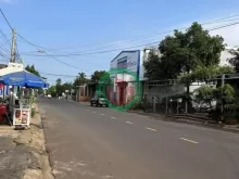 ĐẤT (10m x 25m) MẶT TIỀN THỦ KHOA HUÂN – NGAY TRƯỜNG DÂN TỘC NỘI TRÚ TÂY NGUYÊN = 6 tỷ 390