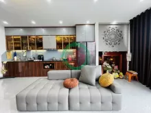 Duy nhất 1 nhà Lạc Long Quân gần ô tô, full nội thất 72m² giá 11.5 tỷ