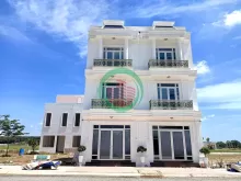 Giảm 300tr bán nhanh lô đất mặt tiền cổng chính kđt Alana Tp.HCM giá 900tr