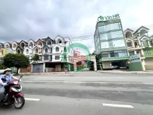 Nhà 4 tầng 101m2 ngang 5m - Thang máy trong nhà - Mặt tiền đường 14m - 8.2 tỷ TL