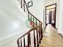 Nhà bán xây mới 5 tầng mới tinh đối diện trường cấp 1