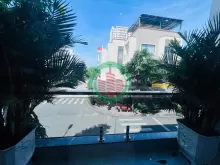 NHÀ ĐẸP 1 TRỆT 1 LỬNG 2 LẦU – SÂN THƯỢNG TRƯỚC SAU - CHIÊU LIÊU - DĨ AN