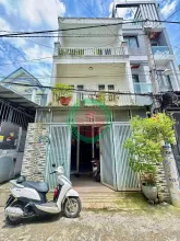 Nhà đẹp 3 tầng, diện tích 90m2 (4.5 x 20), giá chỉ 5.3 tỷ.