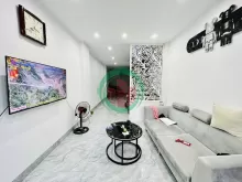 Nhà đẹp Đội Cấn ngõ thông gần phố 38m² x 5 tầng mặt tiền rộng hơn 11 tỷ