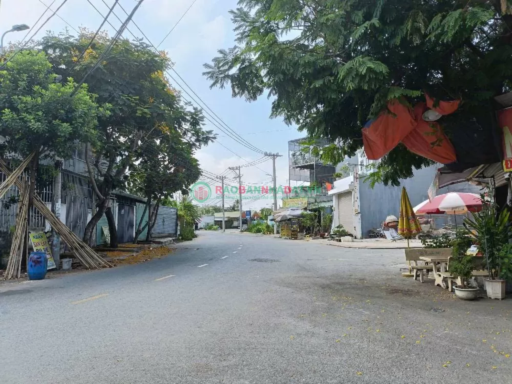 Nhà góc 2 mặt tiền kinh doanh – gần khu đô thị Đông Tăng Long, sổ sẵn sang tên