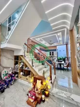 Nhà xinh 3 tầng 4PN hẻm xe hơi Thạnh Lộc Q12, 60m2 sổ hồng riêng, giá chỉ 5.6 tỷ - An cư lạc nghiệp, đầu tư sinh lời ngay!