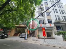 Siêu phẩm nhà 7T Thang Máy ô tô ngủ trong nhà. DT 40m2 giá 17.5ty mặt tiền lớn. LH. 0399032122