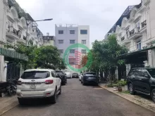 BÁN BIỆT THỰ LÔ GÓC - gầnTÔ NGỌC VÂN -QUẬN 12-NGANG 7m