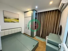 Bán nhà Bồ Đề, Long Biên. Diện tích 40m², xây 5 tầng, mặt tiền 3.5m, có 5 phòng ngủ, 7 vệ sinh, giá nhỉnh 10 tỷ.