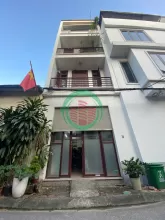 Bán nhà phân lô Ngọc Thụy – Long Biên. Diện tích 55m², 4 tầng, mặt tiền 4m, ô tô tránh, có ô chờ thang máy, giá 15.x tỷ.