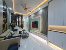 Bán nhà riêng Hoàng Mai, giá 10.6 tỷ, DT 48m2, nhà đẹp mới koong 10m ô tô gần