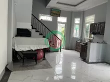 Căn góc 2 mặt tiền đẹp đường Trường Lưu,Long Trường,Quận 9nhỉnh 7ty- Diện tích 73m ngang 7.5 x dài 10m- Kết cấu 1 trệt 2 lầu 4 phòng ngủ 3wc- Đường trước nhà 8mLH Em Vân 0906 22 78 39