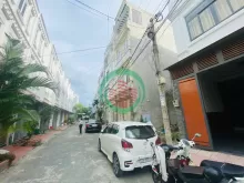 NHÀ 4 TẦNG  4PN. Oto ngủ trong nhà . Hẻm oto tránh