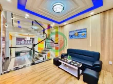 Nhà đẹp đối diện trạm y tế