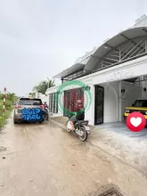 Nhà mới 2 tầng,3 PN, có chỗ đậu ô tô. Đường 19/5 ra Đoàn Thị Nghiệp.Trung An, MT. Rẻ bất ngờ.