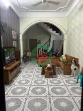 Vị trí không thể đẹp hơn – cách 1 dãy nhà ra Phố Ngọc Lâm, ngõ xe 7 chỗ thông thoáng.