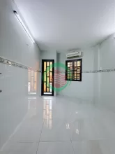 Bán Nhà Hoàng Diệu Q.4, 1 Trệt, 2 lầu, Cách MT Hoàng Diệu 20m, Giá Nhỉnh 3 Tỷ.