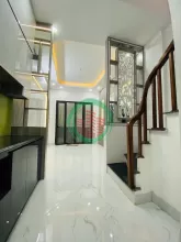 CẦN BÁN NHÀ TRƯỚC TẾT 2025 . 30M 5 TÂNG NHÀ CẦU GIẤY . CHỈ VIỆC XÁCH VALI VỀ Ở