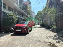 Bán nhà tặng NT vào ở ngay HXH Phan Huy Ích ngang 4m 56m2 gần Emart chỉ 5.8 tỷ.