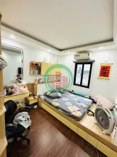 NHÀ ĐẸP Ở NGAY-30M RA MẶT PHỐ-NGÕ THÔNG-2 THOÁNG TRƯỚC SAU.