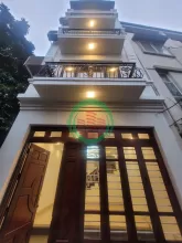 BÁN GẤP NHÀ Phố Thuỵ Khuê , Có chỗ để  OTO , CHỈ nhỉnh 8 Tỷ