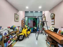 Bán nhà mặt tiền Nguyễn Đình Chiểu, P4, Phú Nhuận (4x17m) 2 tầng