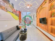 KHU VỰC HIẾM NHÀ BÁN - NGAY SÂN BAY - FULL NỘI THẤT - NHÀ ĐẸP Ở NGAY - SỔ VUÔNG A4 - NHĨNH 5 TỶ