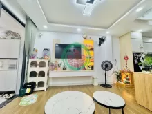 NHÀ MỚI Ở LIỀN – CÁCH Q.4 MỘT CÂY CẦU – HẺM XE HƠI