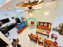 Bán nhà trong ngõ phân lô Quân đội Vip phố Lê Trọng Tấn TX 70m2 4 tầng giá hơn 15 tỷ 3 mặt thoáng nhà xây kiên cố ở cực sướng