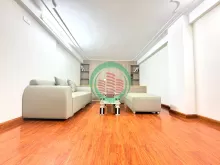 ** CHỈ HƠN 8 TỶ - 20m ra mặt phố lớn Nguyễn Trãi, dòng tiền 25 triệu/th, 2 thoáng trước sau, mặt sau view chung cư BCA và đường Nguyễn Trãi Chủ nhà trẻ tuổi thiện trí bán vào Sài Gòn định cư làm việc Thiết kế 6 tầng T1: Để xe +WC T2,3,4,5,6: Mỗi tầng 1 ph