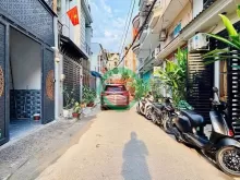 GIÁ 8,99 TỶ - 5 TẦNG 4,5X15M ĐƯỜNG 6M THÔNG CÓ LỀ LÊ VĂN THỌ - PHƯỜNG AN HỘI TÂY - TP.HCM. •-------------------• Bán nhà hẻm xe hơi thông khu cao tầng đường Lê Văn Thọ, phường 14 quận Gò Vấp. - Diện tích: 4,5x15m. Đúc Trệt Lửng 2 Lầu ST - Sẵn 5 Phòng ngủ 