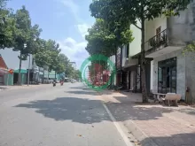 Giảm Giá 1 TỶ chỉ còn 2/3 giá trị Căn nhà MẶT TIỀN N1, Gần Vòng xoay Nguyễn Công Bình.