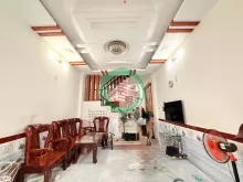 NHÀ 3 TẦNG ĐÚC BTCT Ô TÔ ĐỖ CỬA THÔNG KHẮP NGÃ