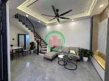 NHÀ ĐẸP THẠCH BÀN – FULL NỘI THẤT XỊN – Ô TÔ ĐỖ CỔNG – CHẤT NHƯ BIỆT THỰ MINI!