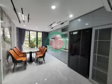 NHÀ LÔ GÓC 5 TẦNG ĐẸP HOÀNH TRÁNG MỚI XÂY