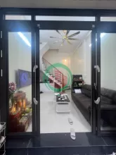 Nhà mới xây dựng 3 ngủ cầu thang cuối khu vực phát triển sổ đỏ sẵn giao dịch