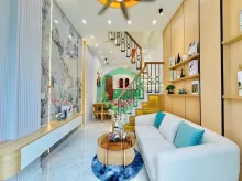 NHÀ XINH - BAY SỚM - HẺM Ô TÔ THÔNG - 3 TẦNG, 3 PN, 3 WC - TẶNG FULL NỘI THẤT XỊN - NGAY DƯƠNG QUẢNG HÀM, GÒ VẤP, ĐH VĂN LANG, EMART PHAN VĂN TRỊ - NHĨNH 5 TỶ XÍU