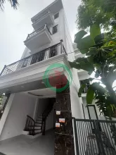 Bán nhà thôn đại thành 3tầng dt40 m2 đường thông thoáng oto đỗ cửa nội thất cơ bản .tầng một phòng khách.bếp.vs.tầng hai 2phòng ngủ.vs.tầng 3 phòng thờ. Phòng máy giặt.phơi ace quan tâm lh số điện thoại 0962805048.e lý