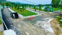 Tôi cần bán mảnh đất đẹp 100m2, mặt tiền 5,97m, đường rộng 15m tại Phú Cát, Hà Nội, giá 2,2 tỷ.