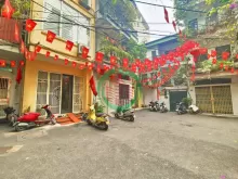 CHỈ  HƠN 8 TỶ - HOÀNG HOA THÁM TÂY HỒ - 35M- Ô TÔ GẦN NHÀ - NHÀ ĐẸP CHỈ XÁCH VA LY VÀO Ở  NGAY