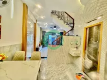 HẺM XE HƠI - HẺM THÔNG - KHU DÂN TRÍ AN NINH - NGANG GẦN 5M BỀ THẾ - NHÀ MỚI FULL NỘI THẤT VÀO Ở NGAY.