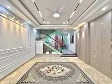 SIÊU PHẨM PHỐ TÔN ĐỨC THẮNG – Ô TÔ ĐỖ CỬA