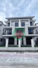 GÓC CHUYỂN NHƯỢNG: SONG LẬP CENTA RIVERSIDE 180M2 - HƯỚNG NAM VƯỢNG KHÍ!  Chỉ 18.560 tỷ. Chỉ cần vào vốn 30 %, hỗ trợ vay 70%, miễn lãi gốc 24 tháng.