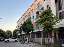 Hàng hiếm! Shophouse 75m2 hướng Tây, kinh doanh cực đỉnh cạnh chung cư đang xây.